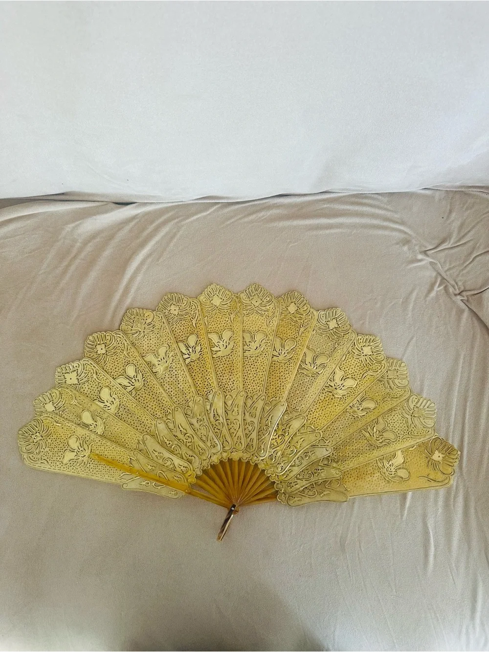 🪭 Vintage Poppy Dharsono Indonesian Javanese Leather & Horn Fan with Box